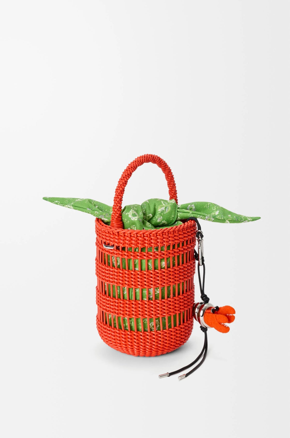 Weaved bucket in nappa leather