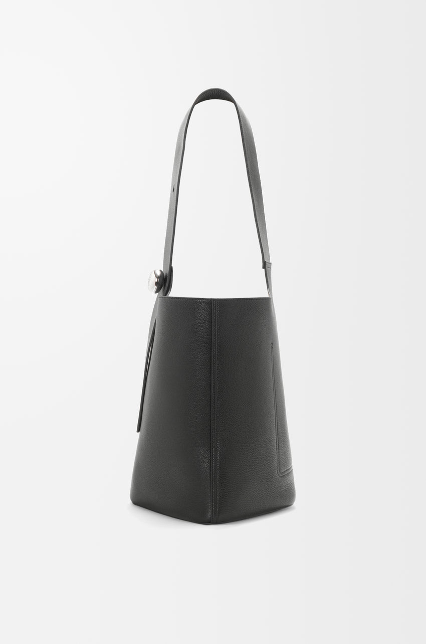 Large Pebble bucket in supple grained calfskin